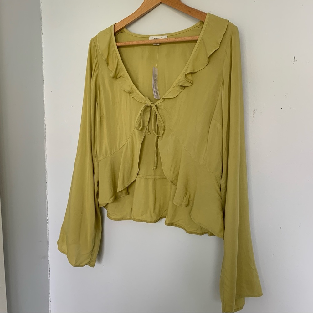 AMERICAN EAGLE RUFFLED WRAP TOP NWT - Picture 2 of 9